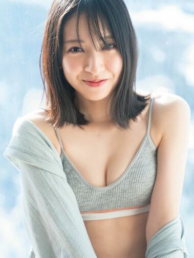 Kanemura Miku (金村美玖)